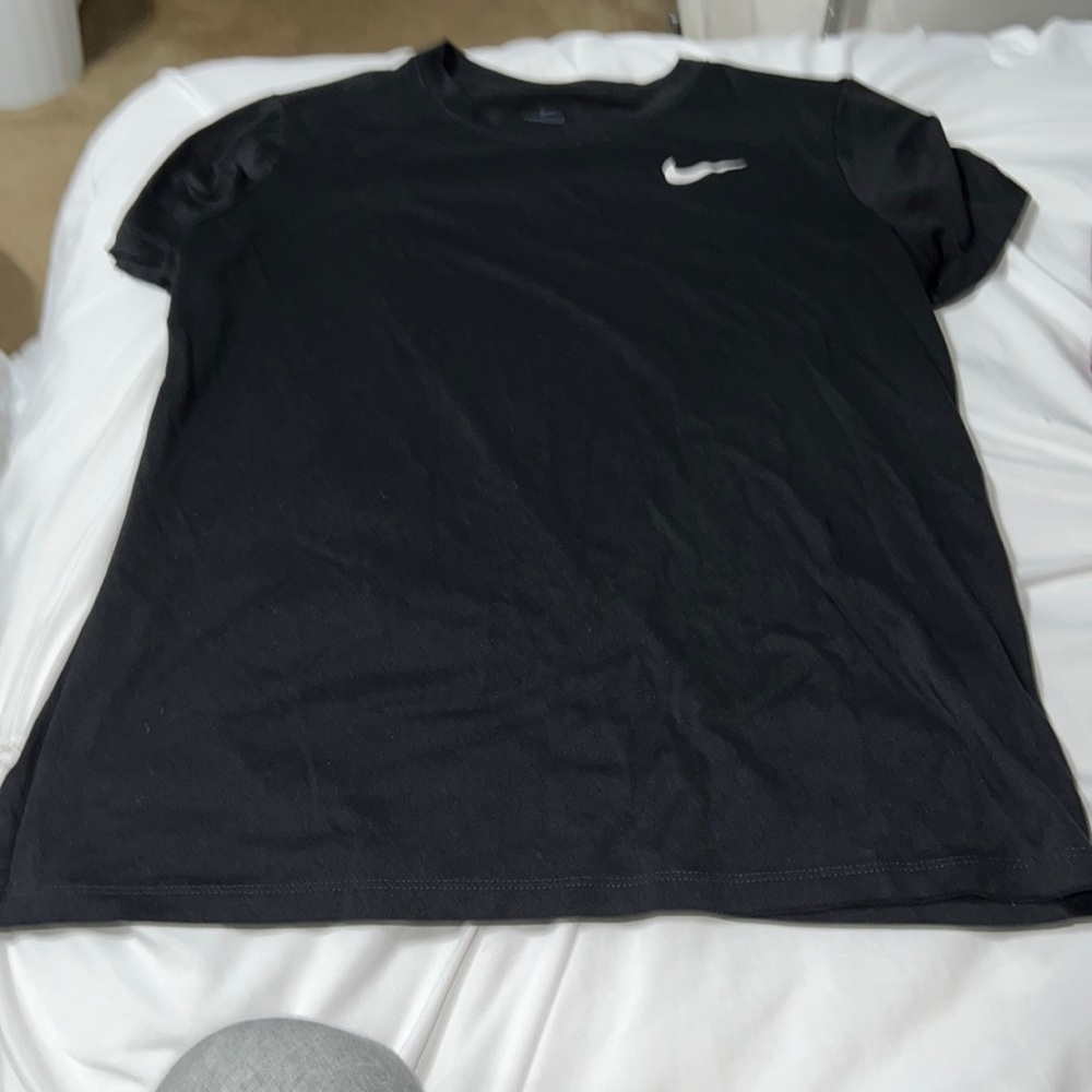 BLACK NIKE DRI-FIT TSHIRT